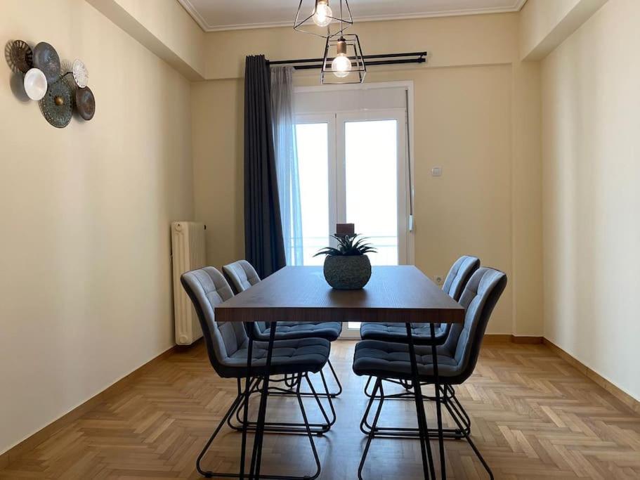 Spacious 3 Bedroom In Vibrant Neighbourhood Apartment Athen