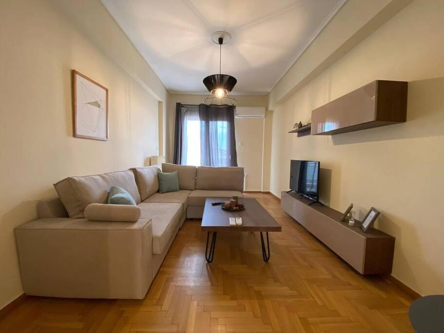 Spacious 3 Bedroom In Vibrant Neighbourhood * Athènes