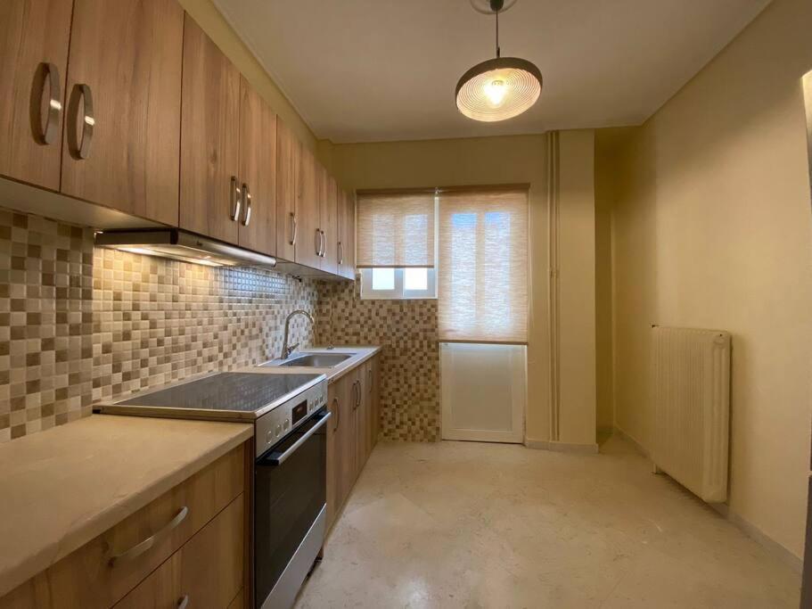 Spacious 3 Bedroom In Vibrant Neighbourhood Appartement